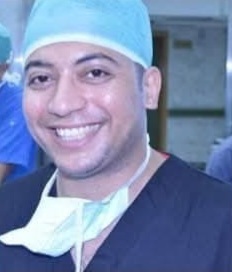 دكتور رفعت رجب استشاري زراعة الاسنان وجراحة الوجه والفكين